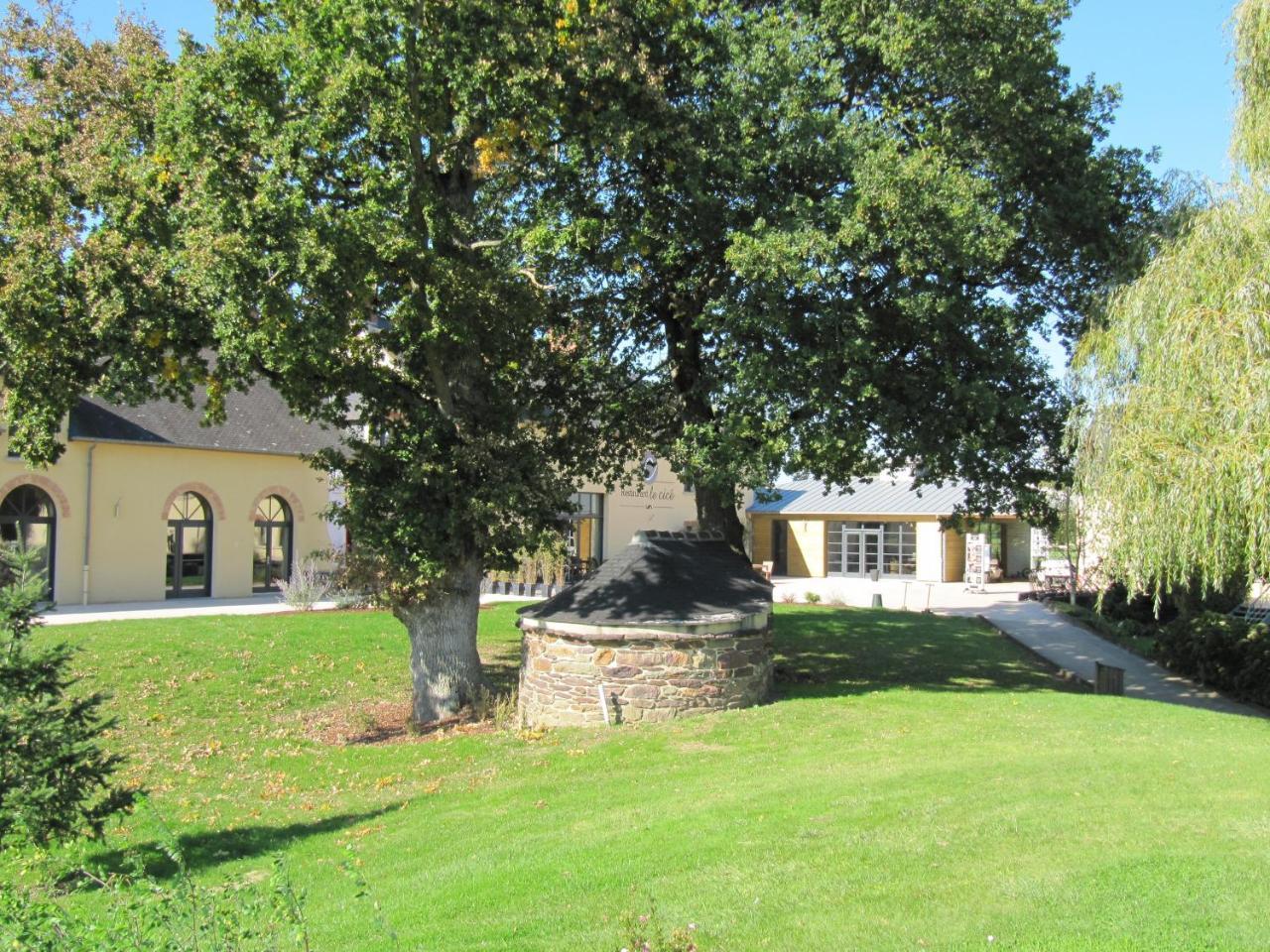Domaine De Cice-Blossac, Resort Spa & Golf 브뤼즈 외부 사진